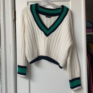 Adorable v neck topshop sweater!!